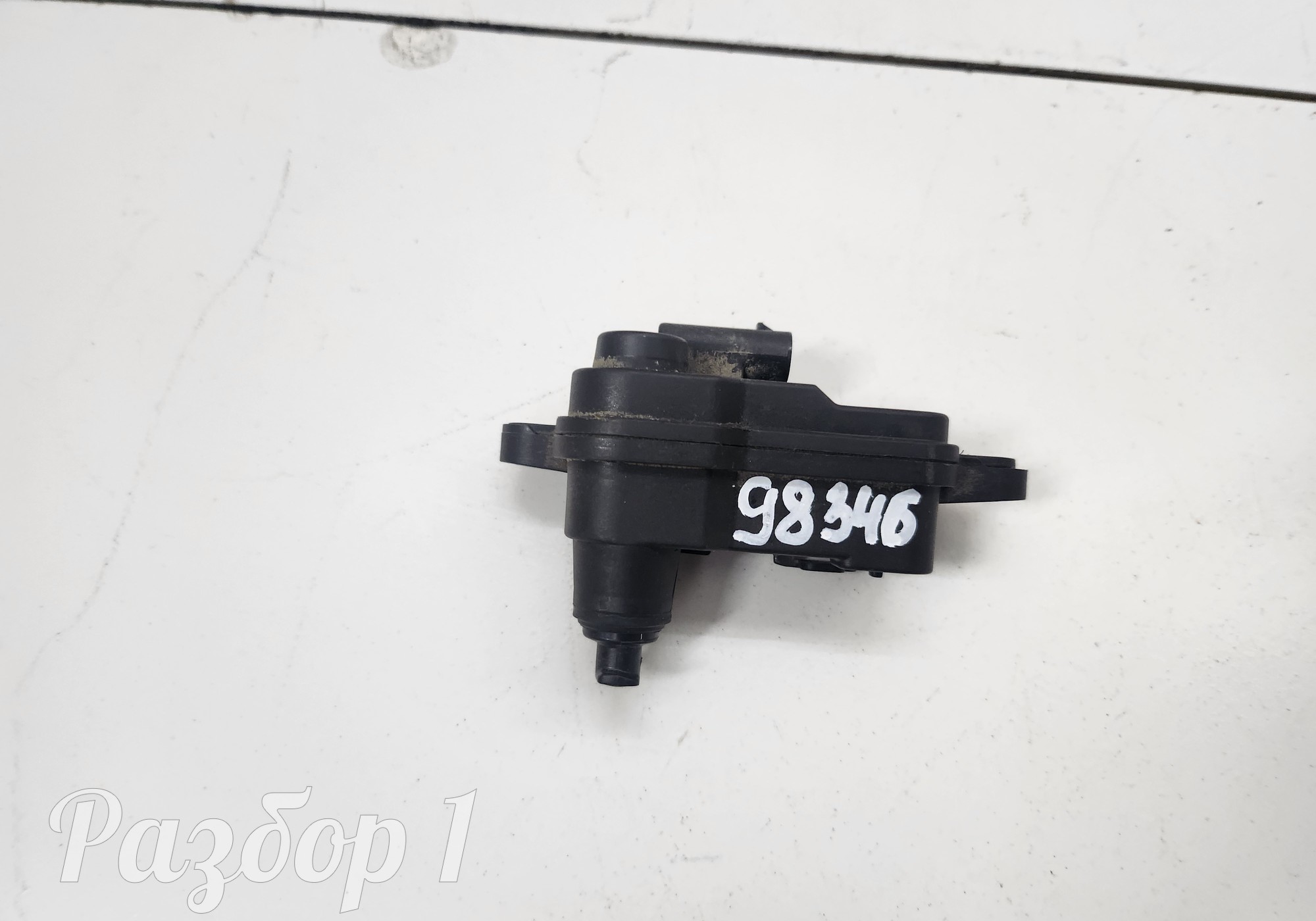 1D442613 Замок лючка бензобака для Geely Atlas II (с 2023)