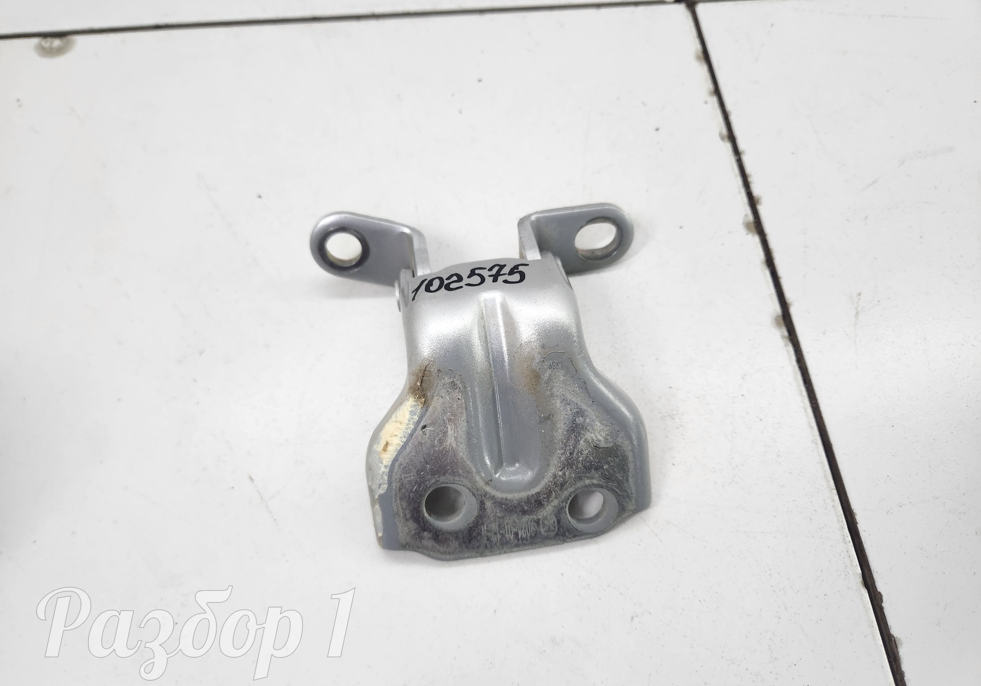 6106300U2010 Петля двери передняя правая верхняя для Jac T9 (с 2023)