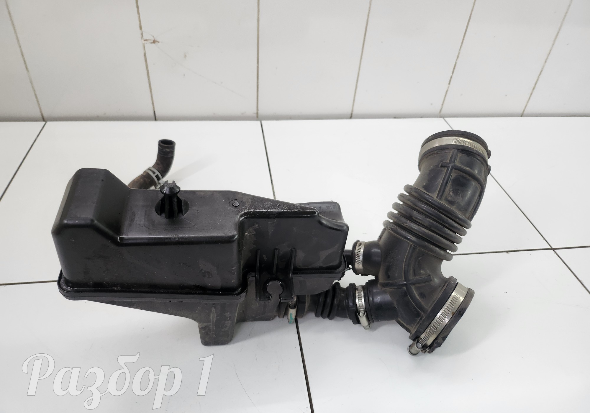 8893047257 Резонатор воздушного фильтра для Geely Emgrand II (с 2021)