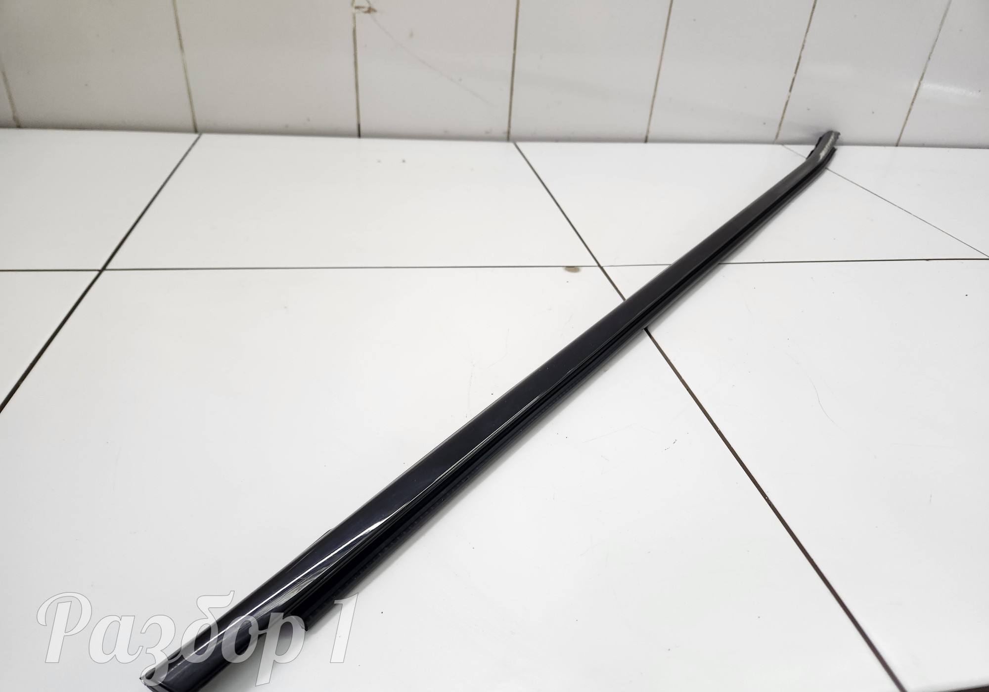 Молдинг двери передний правый для Geely Tugella (с 2019)