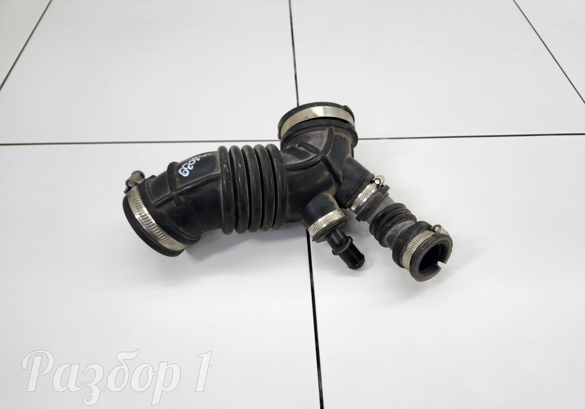 8893047254 Патрубок для Geely Emgrand (SS11) (с 2021)