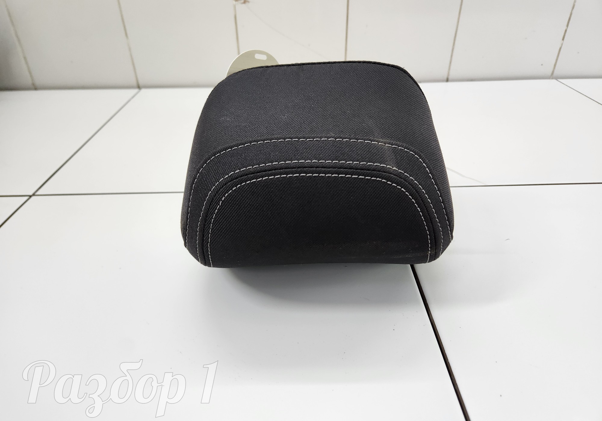 Подголовник сиденья задний средний для Geely Emgrand (SS11) (с 2021)