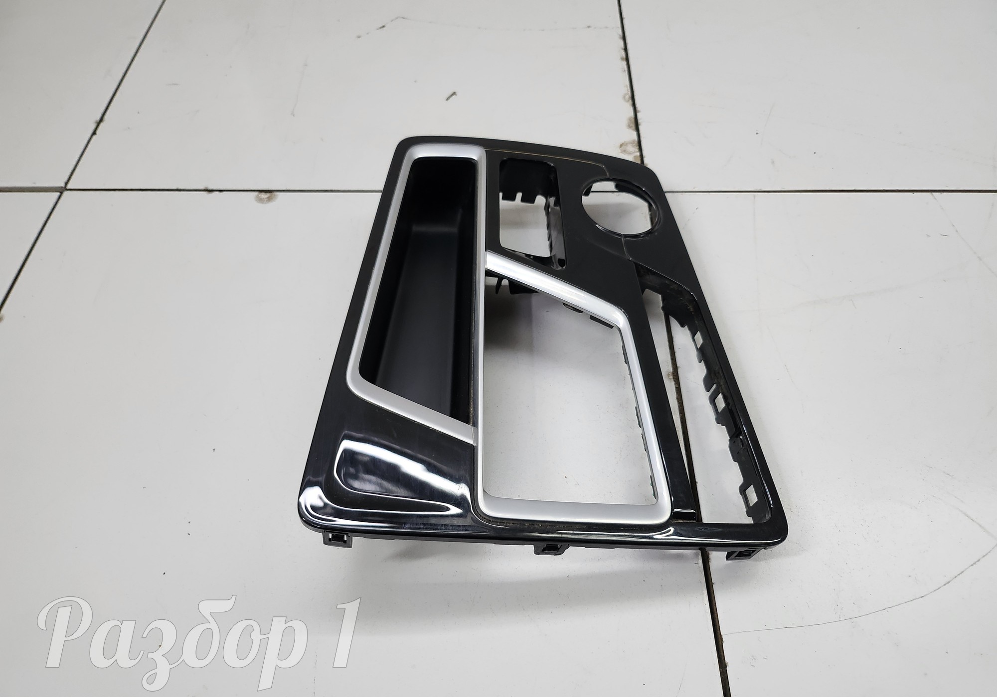 6600012804 Накладка центральной консоли для Geely Atlas Pro (с 2021)
