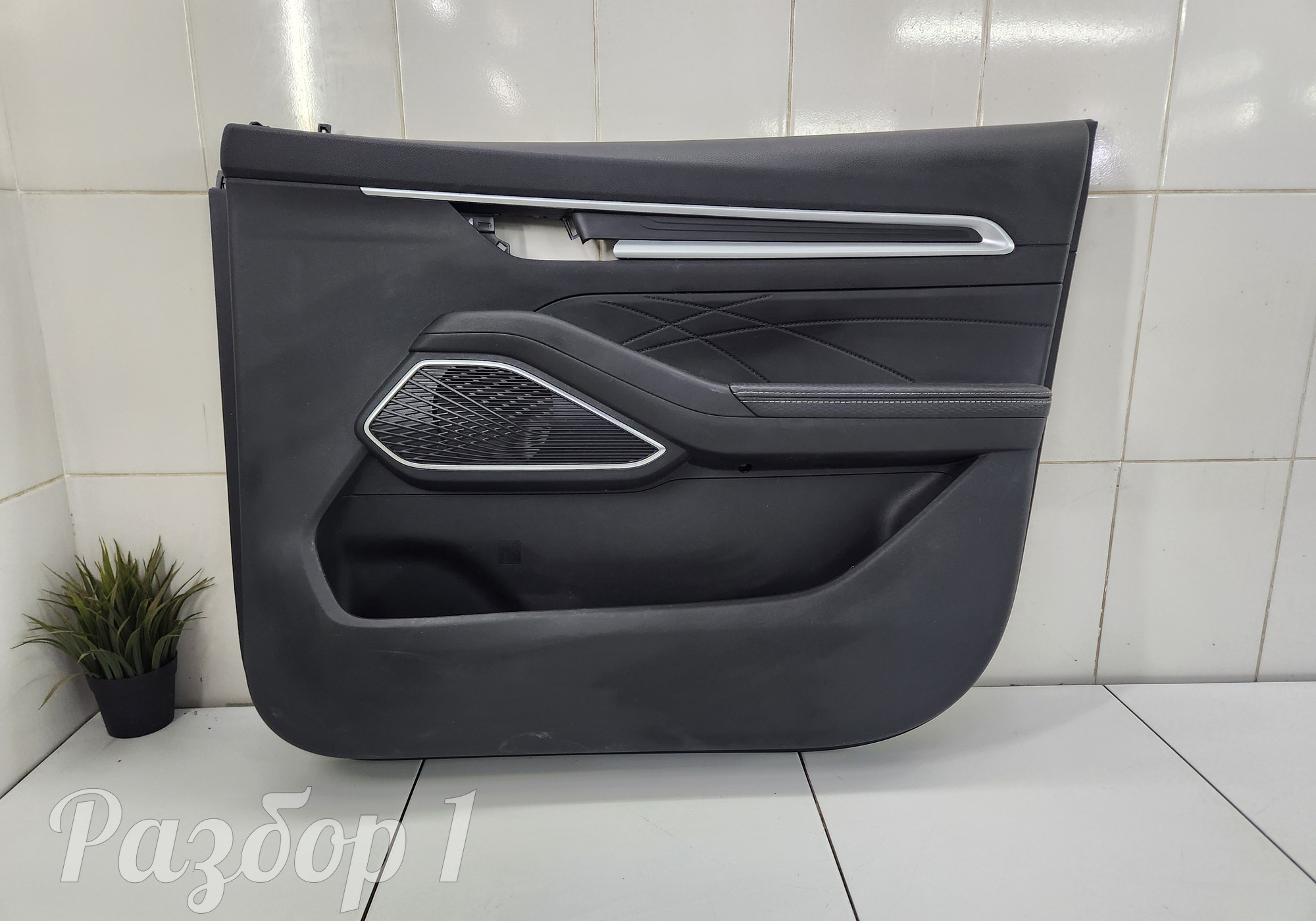 8889770903 Обшивка двери передняя правая для Geely Emgrand II (с 2021)