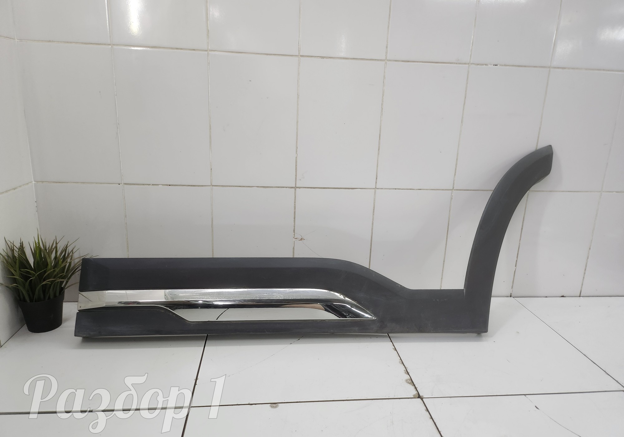 8893073514 Накладка задней левой двери для Geely Okavango (с 2020)