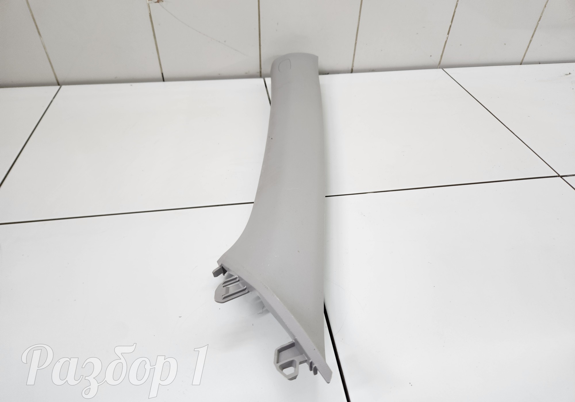 8889529759 Обшивка стойки передняя левая для Geely Emgrand (SS11) (с 2021)