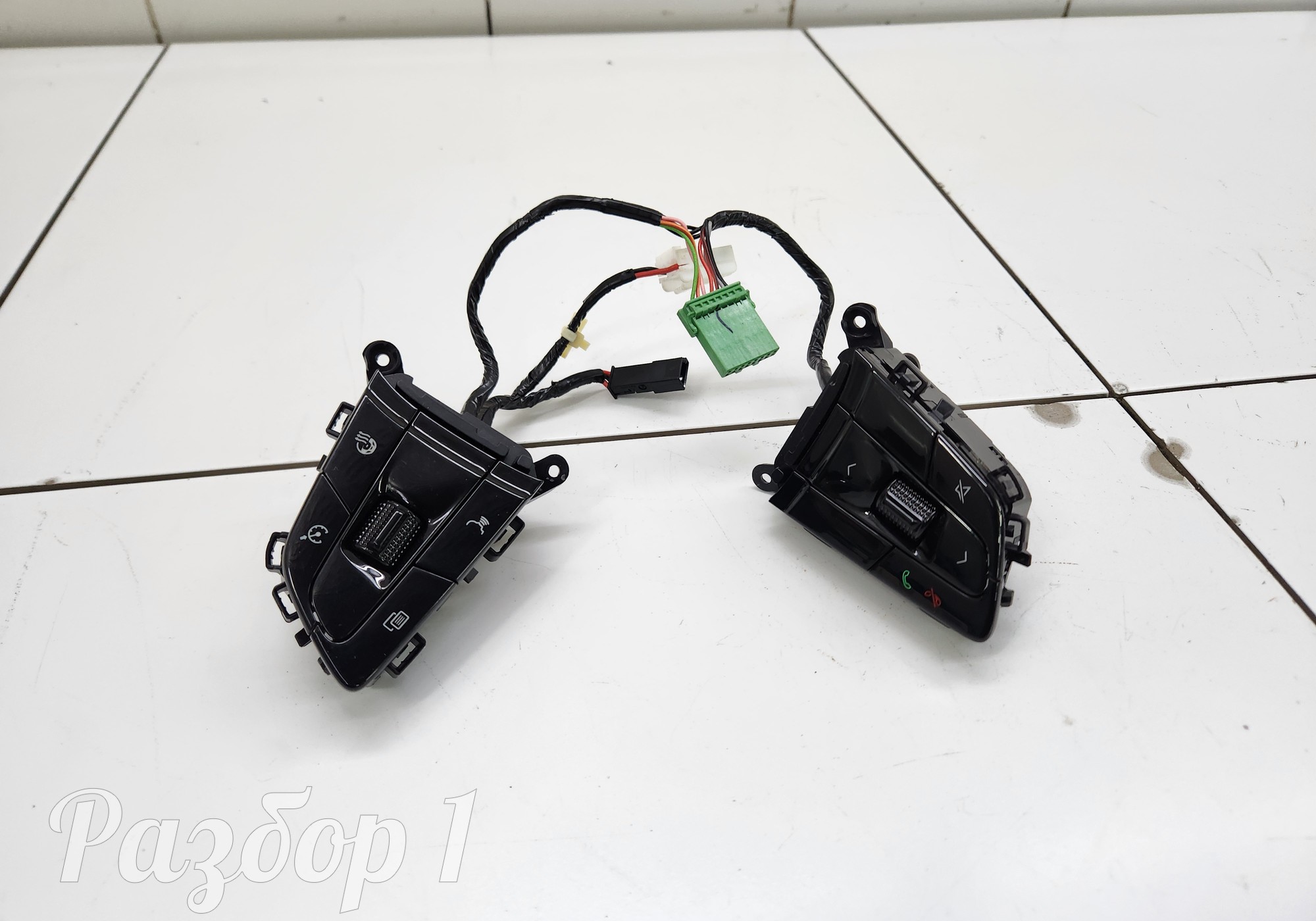 Блок кнопок на руль для Geely Emgrand (SS11) (с 2021)