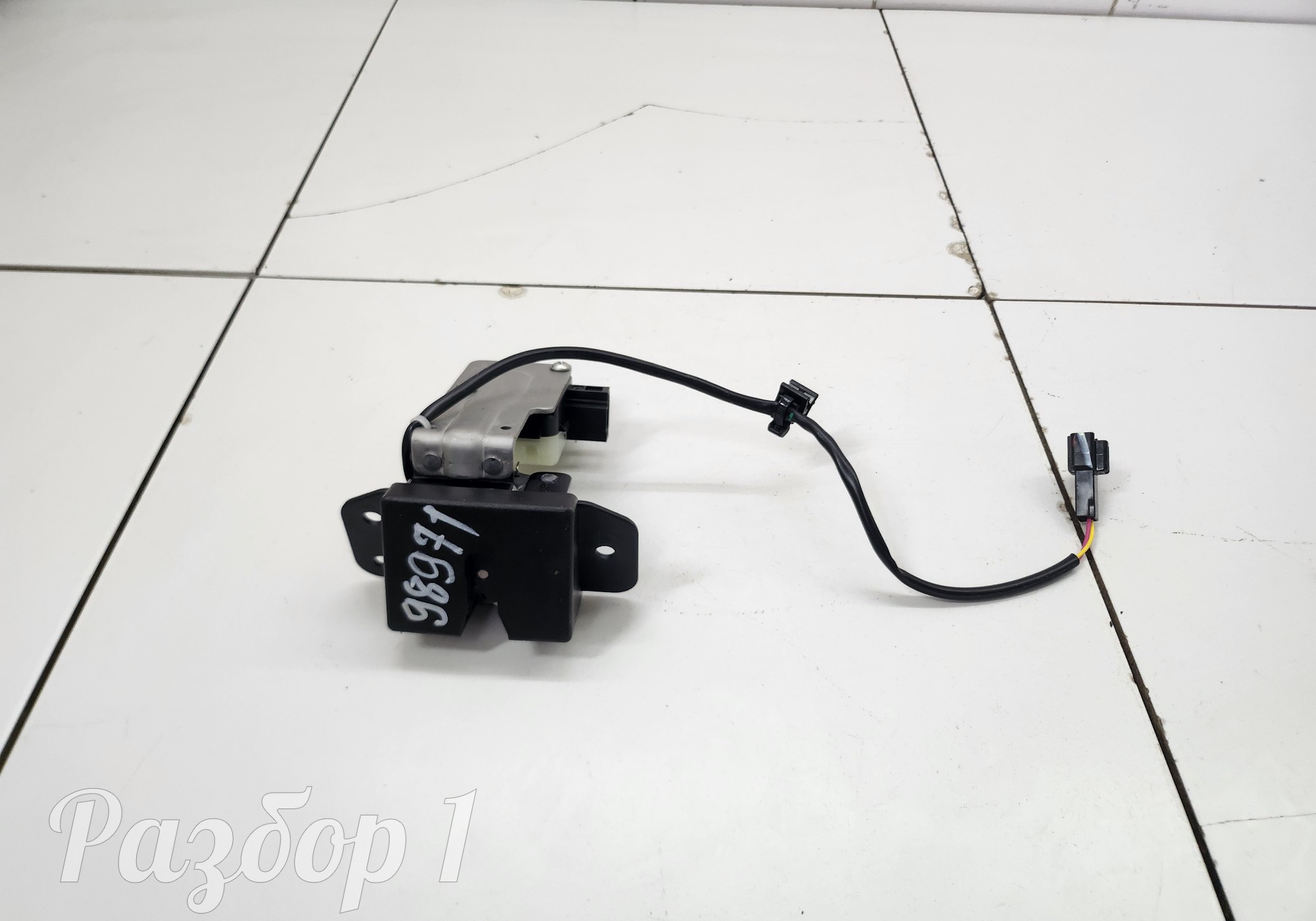 6305200XKZ16A Замок двери багажника для Haval M6 II (с 2021)