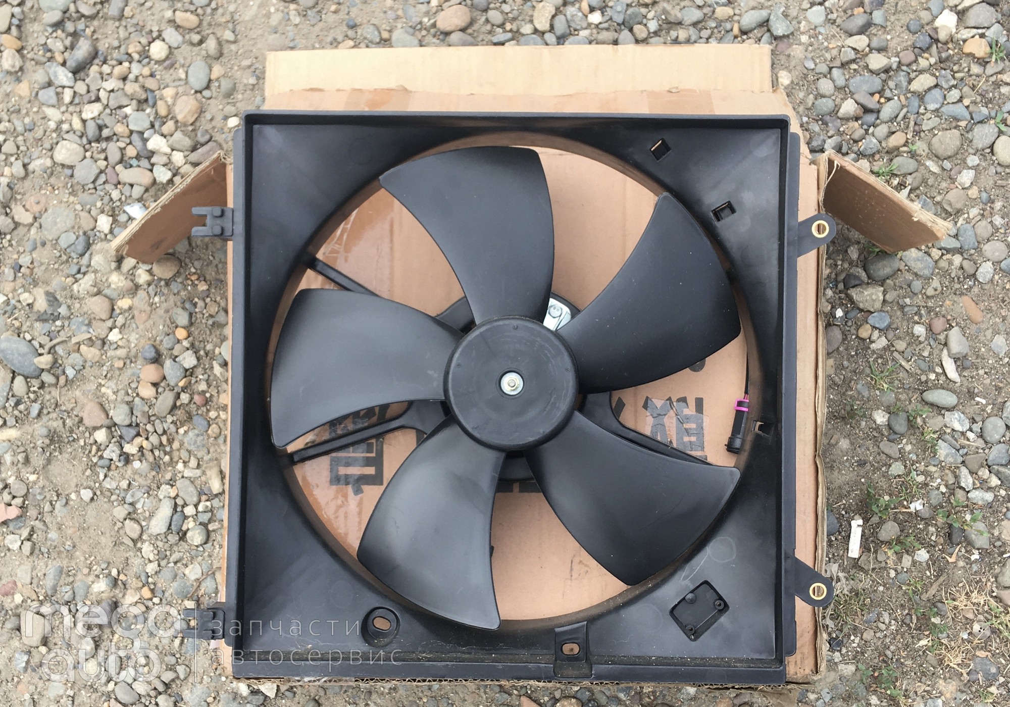 T111308120 Вентилятор радиатора с диффузором для Chery Tiggo T11 (с 2005 по 2016)