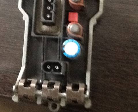 64116918873 Резистор отопителя бмв 7 65 куов для BMW 7 E65/E66 (с 2001 по 2008)