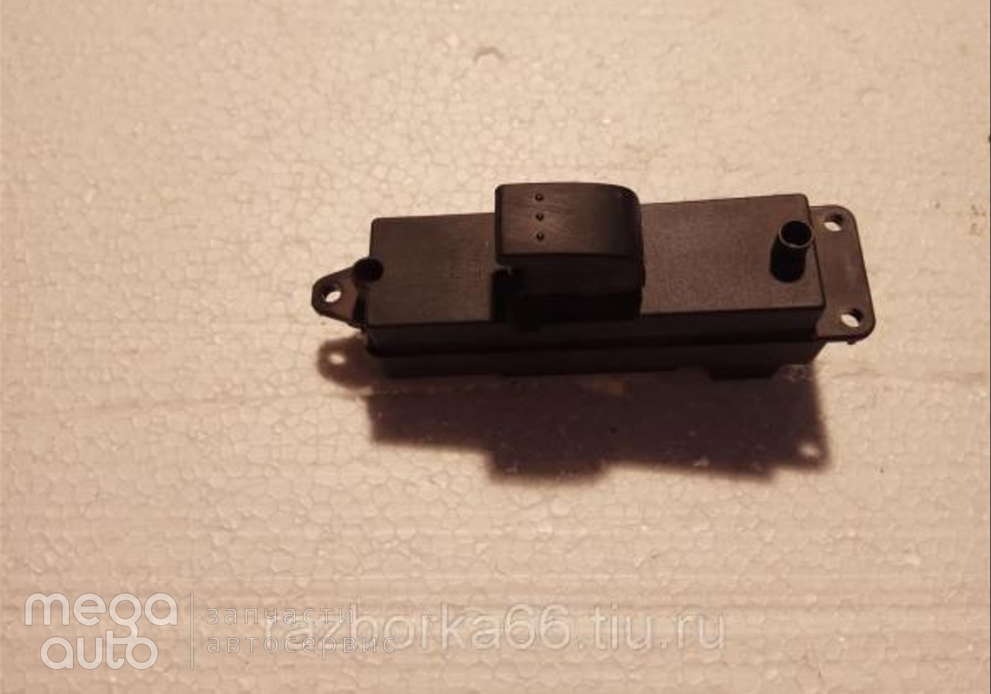 BS3E66370 Кнопка стеклоподъемника мазда 3 для Mazda 3 II (с 2009 по 2013)