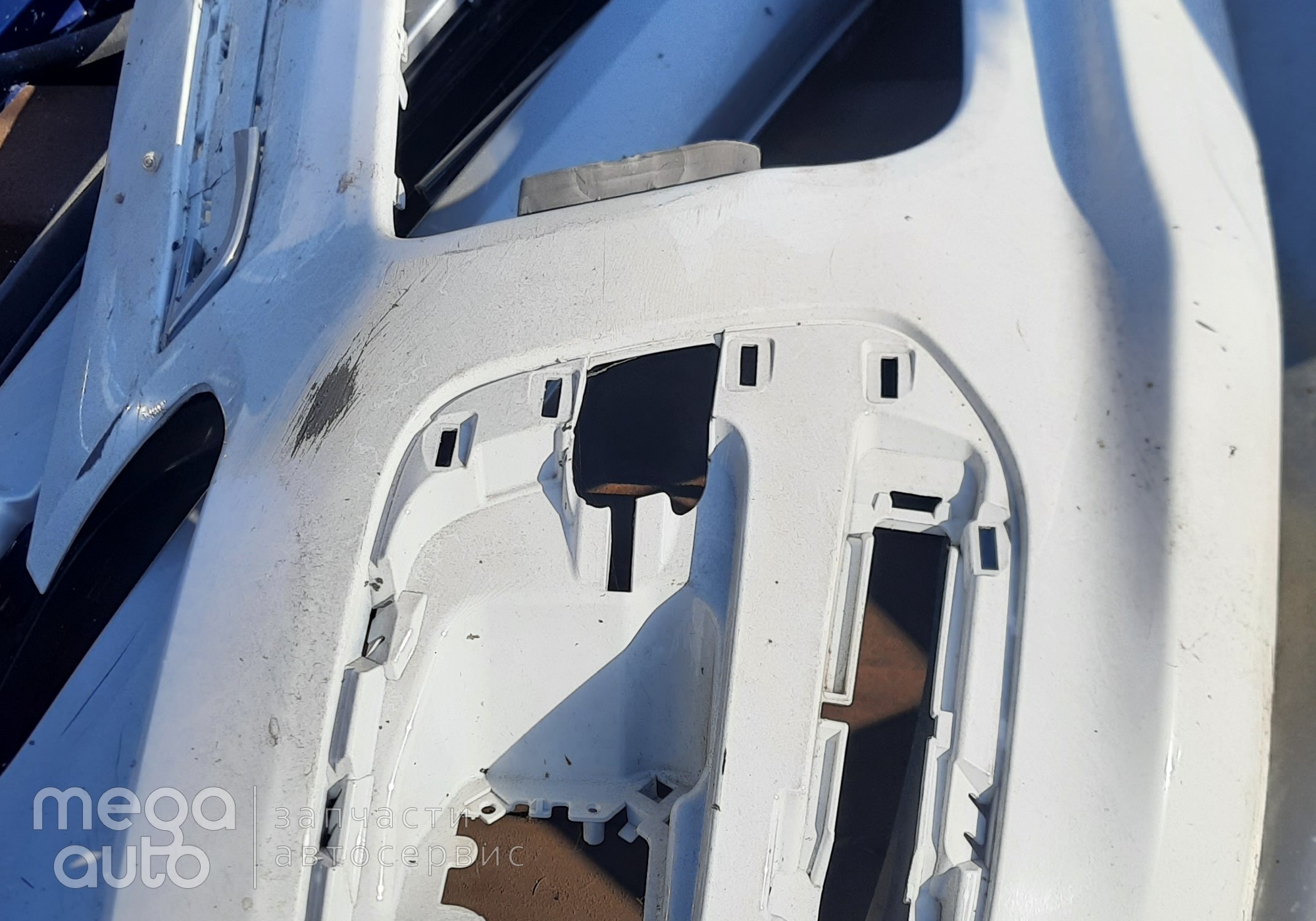 Бампер передний для Citroen C4 Picasso II (с 2013)