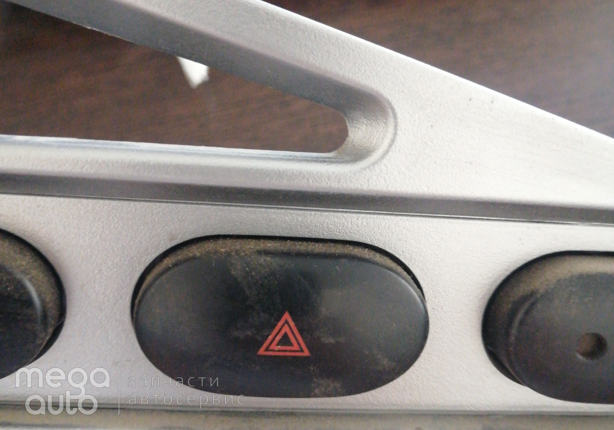 Кнопка аварийной сигнализации для Daewoo Nexia II (с 2008)