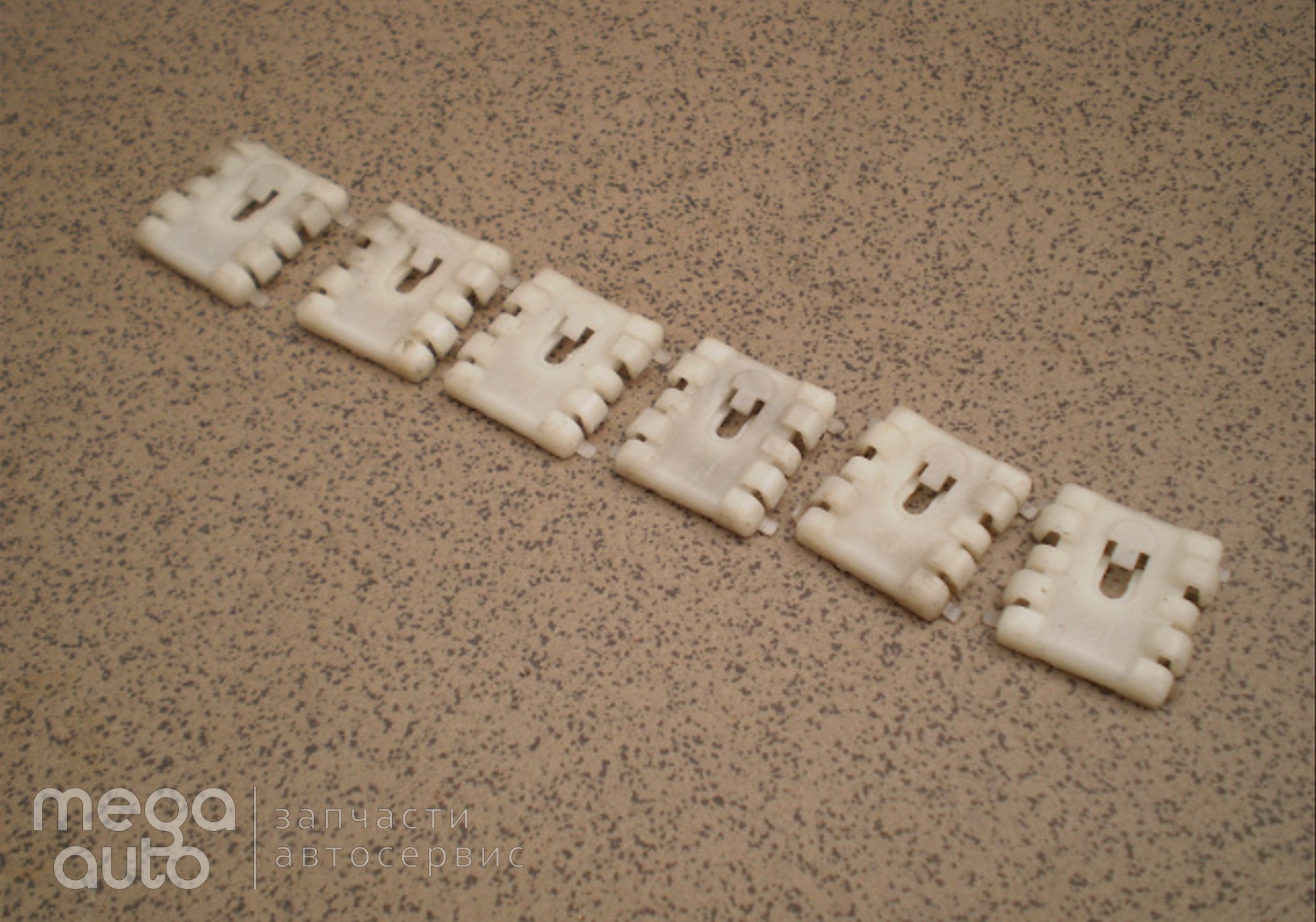 Клипса крепления молдинга крыши - 93 фото