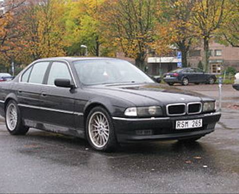 BMW 7 E38 2000 г. в разборе