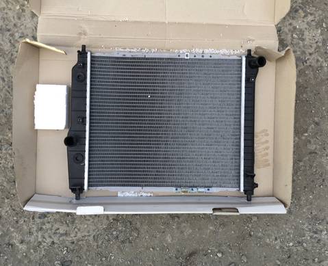 96816481 Радиатор системы охлаждения для Chevrolet Aveo T200/T250 (с 2005 по 2011)