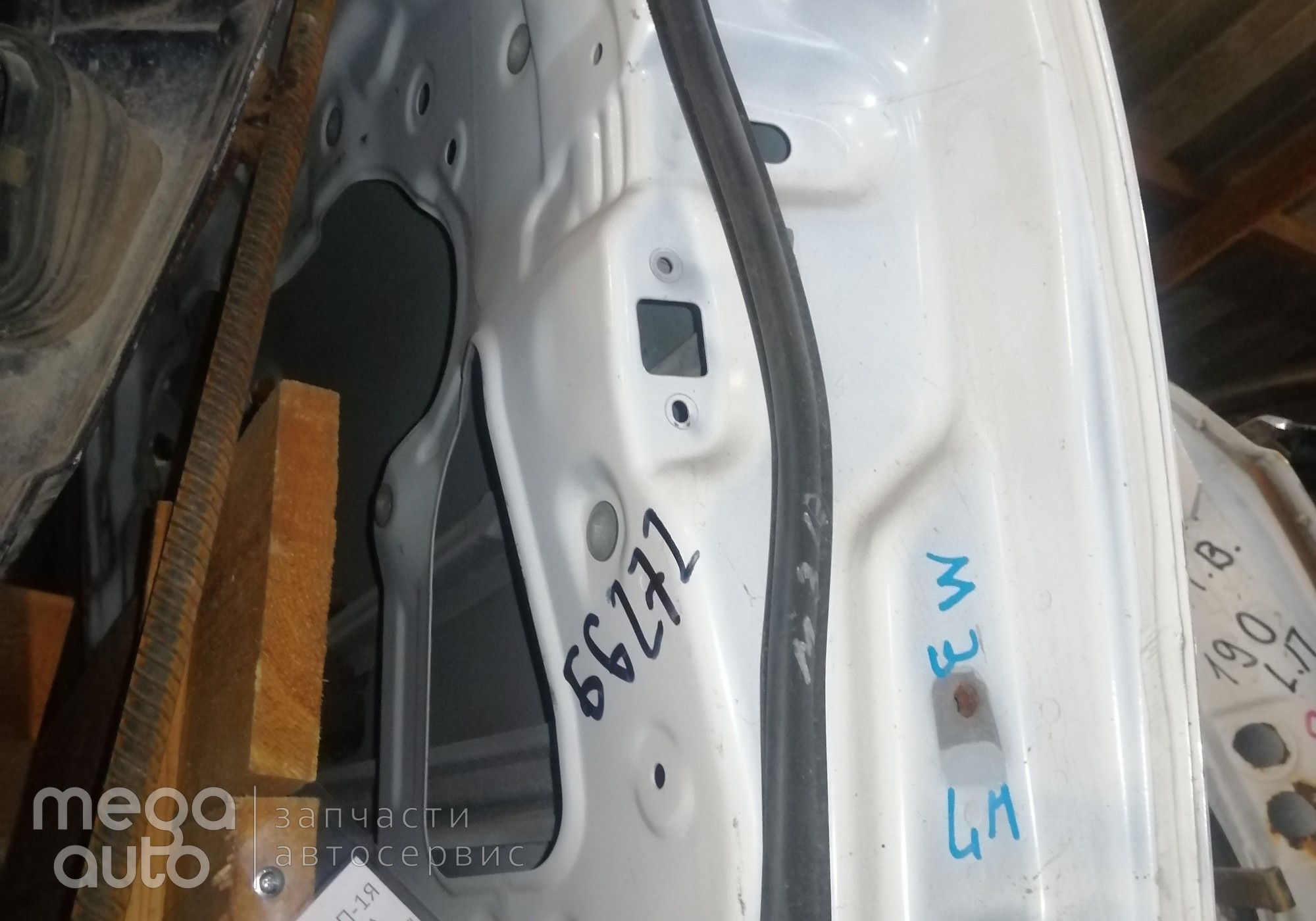 70. Дверь передняя левая мазда 3 белая для Mazda 3 II (с 2009 по 2013)