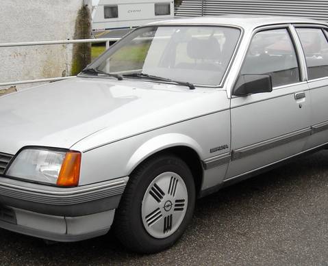 Opel Rekord E 1990 г. в разборе