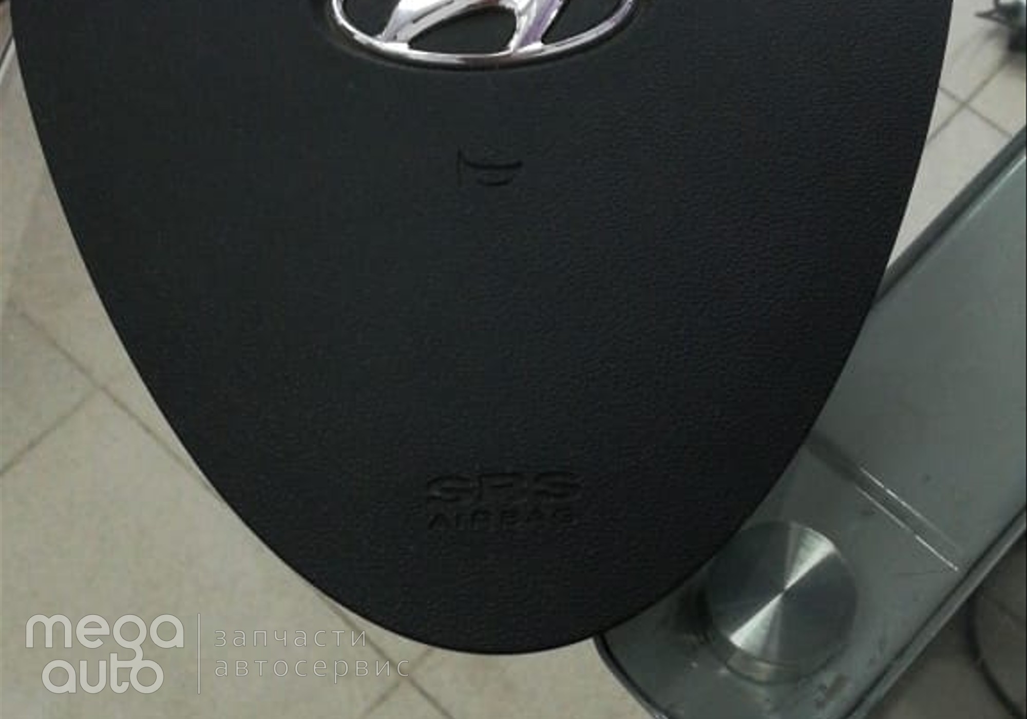 Накладка на подушку безопасности руля хендай ай 30 для Hyundai i30 II (с 2011 по 2017)