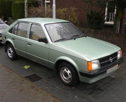 Opel Kadett E 1982 г. в разборе