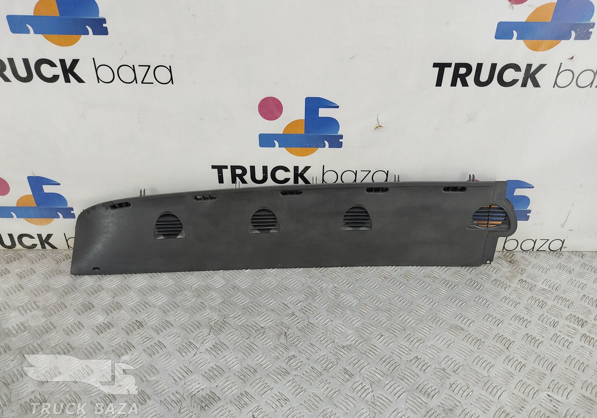 1383959 Накладка торпедо левая для Scania