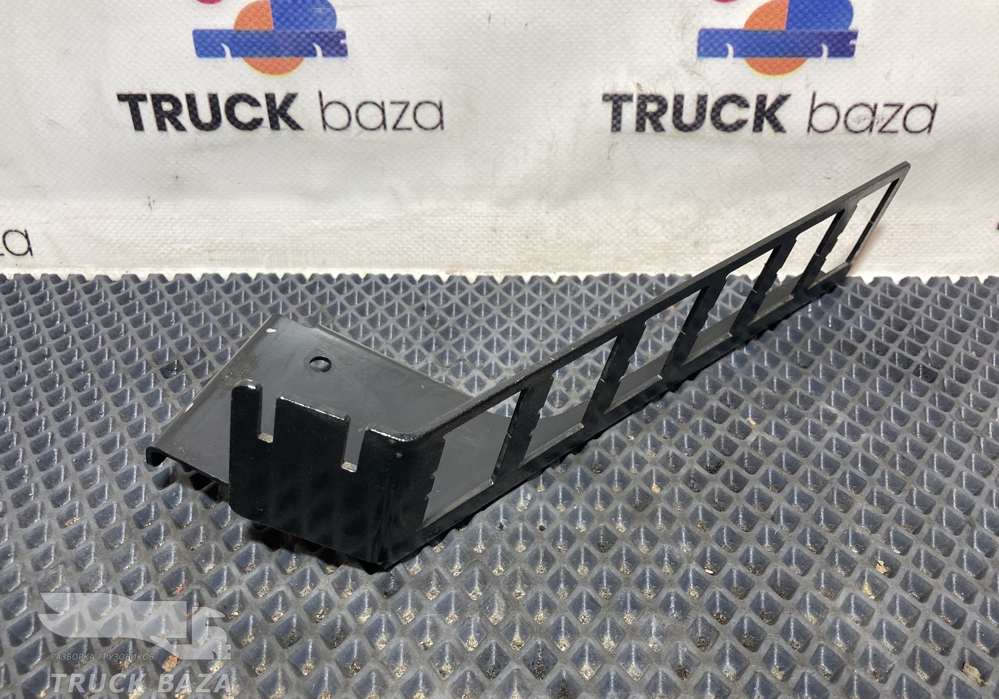 1900334 Кронштейн торпедо для Daf XF105 (с 2005)