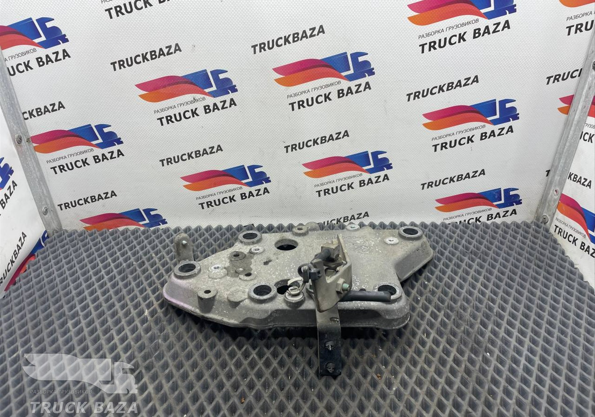 51081403045 Кронштейн клапанов турбины для Man TGX II (с 2012)