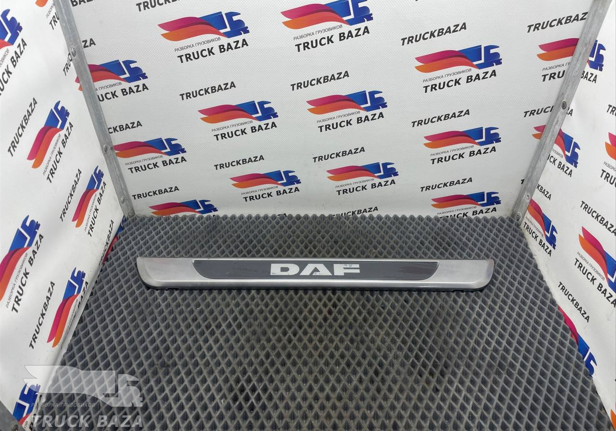 2140259 Эмблема Даф для Daf XF106 (с 2013 по 2023)