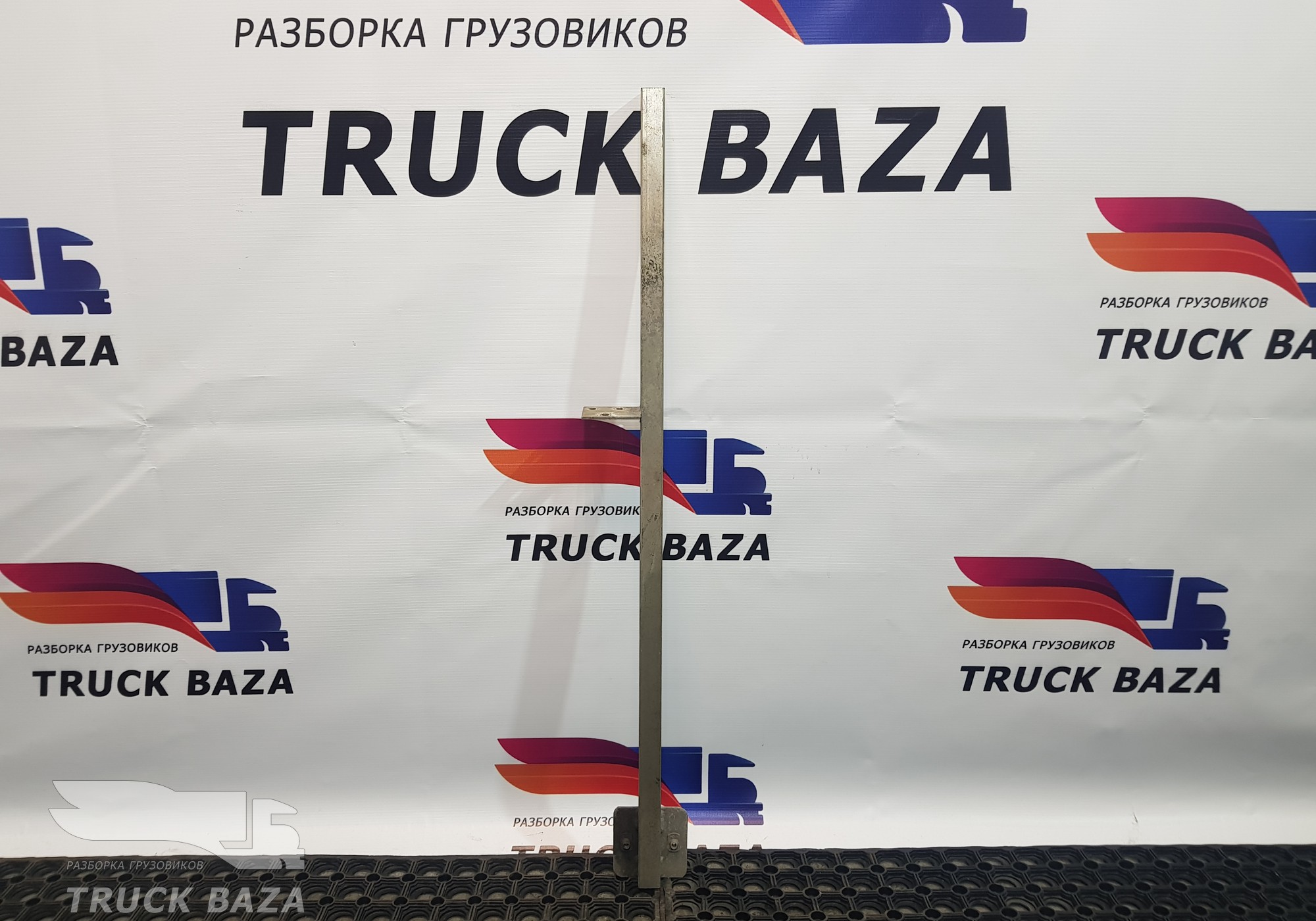 1297303 Кронштейн продолжения двери правый для Daf XF106