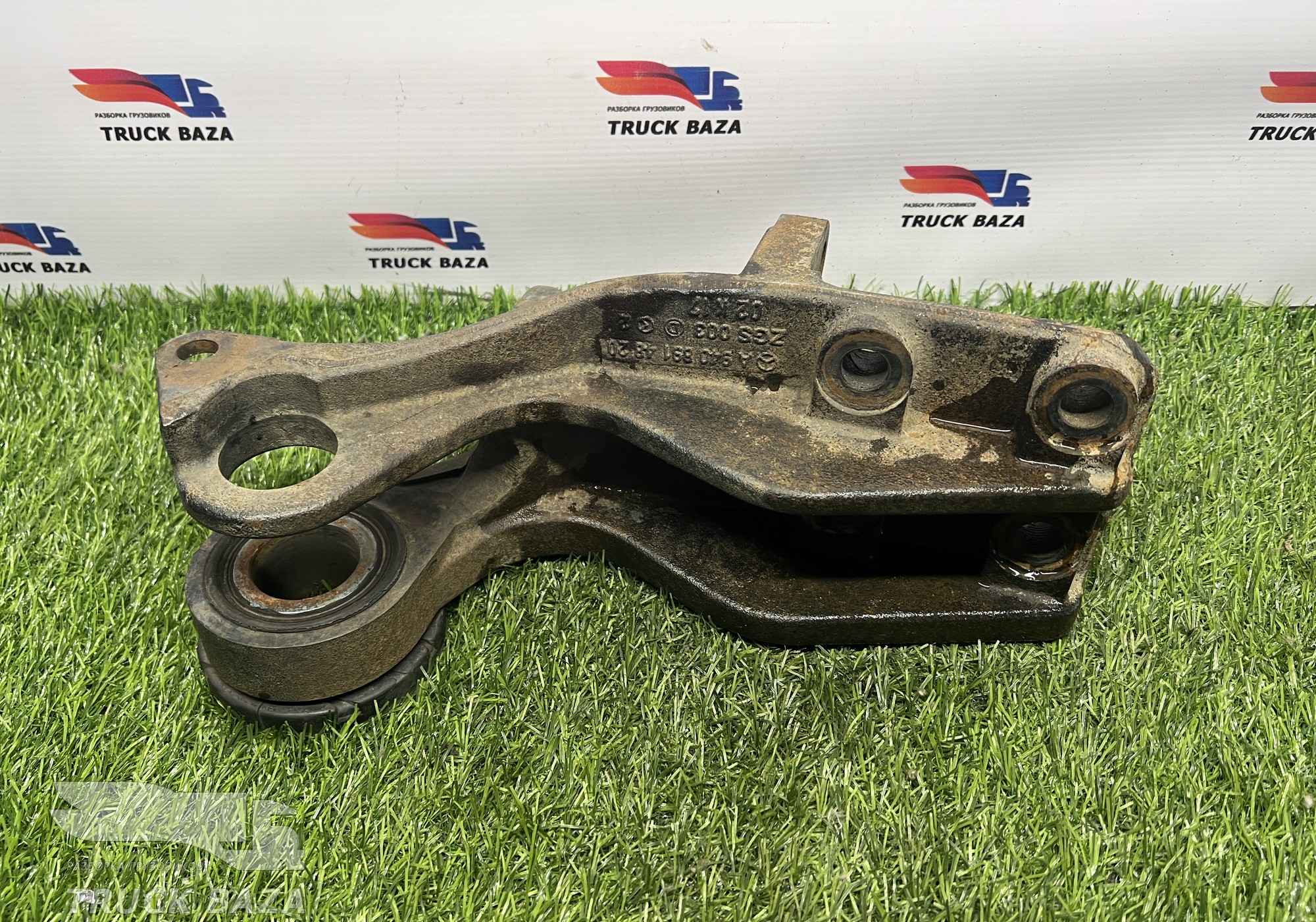 A9408914820 Кронштейн торсиона кабины левый