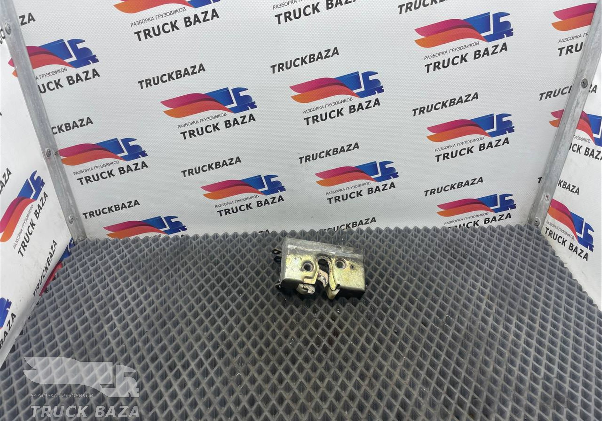 5000937867 Замок двери правой для Renault Magnum III E-tech (с 2001 по 2005)