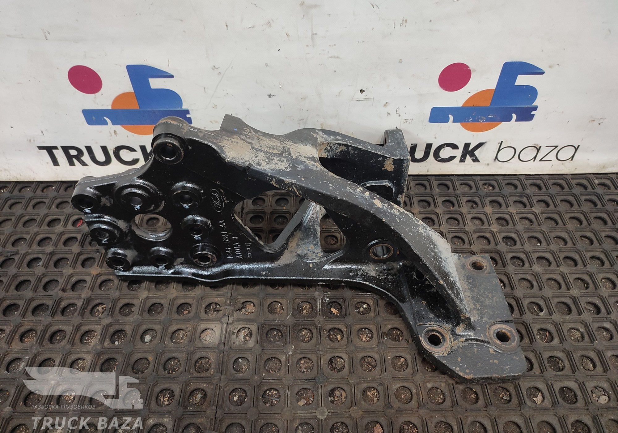 JC465341AA Кронштейн передней рессоры левый для Ford F-MAX (с 2018)