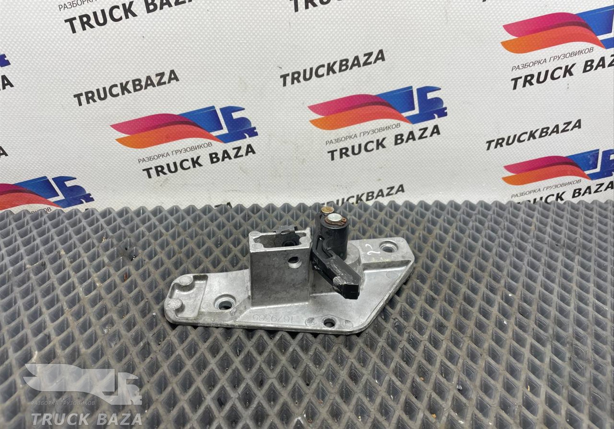 1679365 Ручка двери внутренняя левая для Daf XF105 (с 2005)