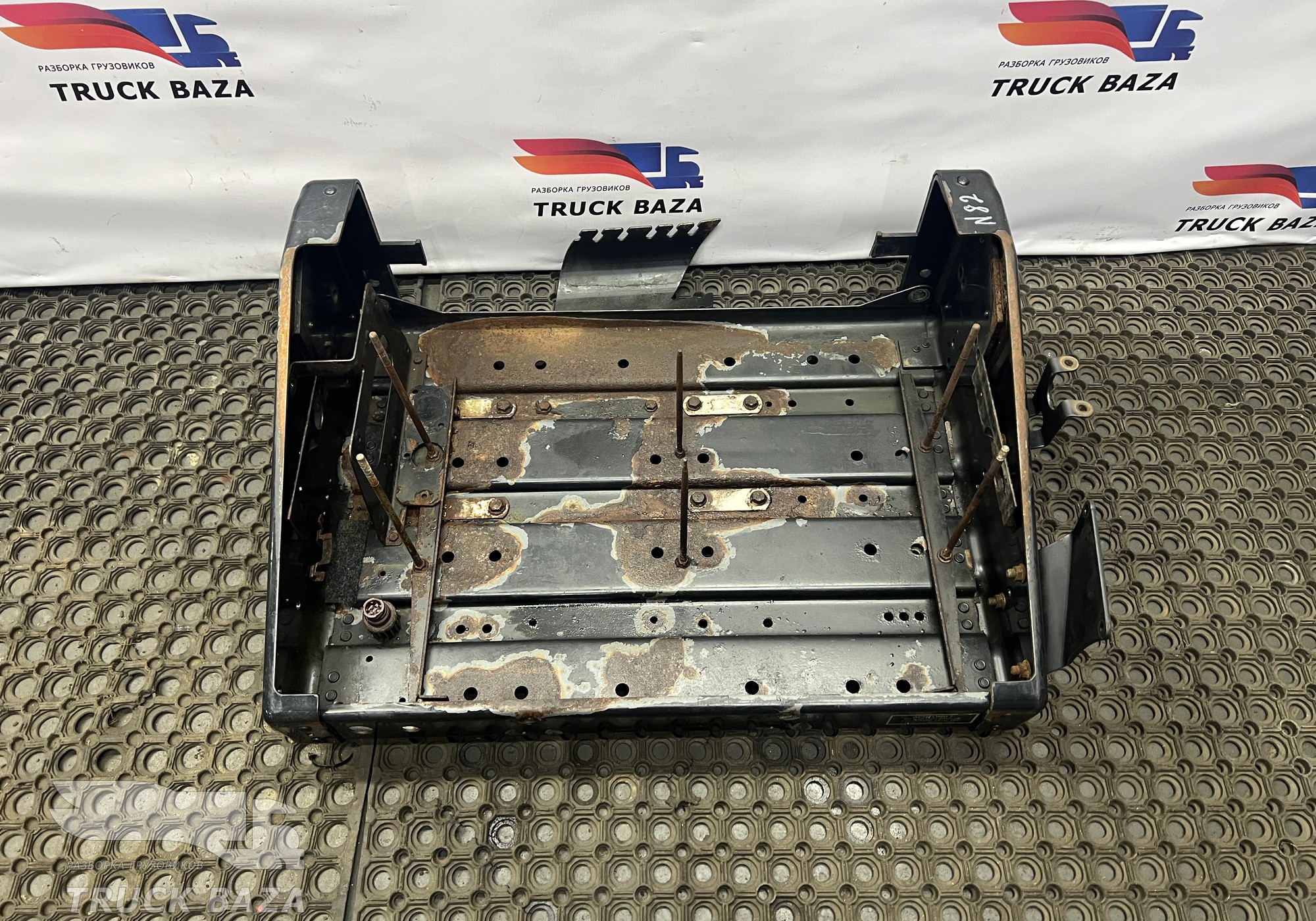 81418605398 Ящик АКБ для Man TGS