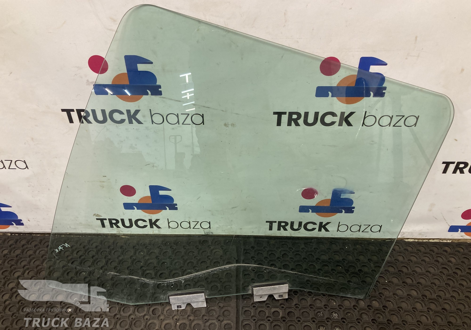 81626450041 Стекло двери левой для Man TGX