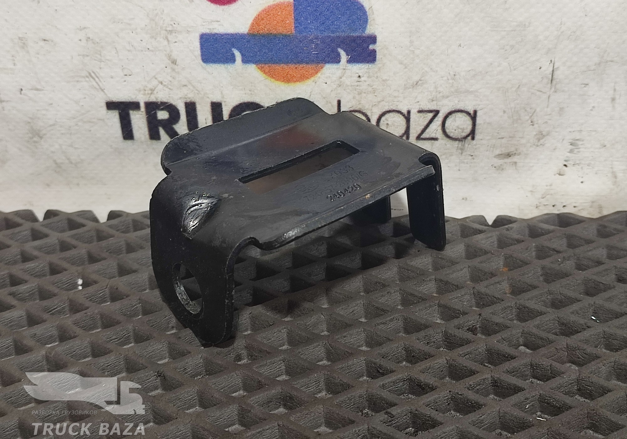37246572000 Кронштейн проводки для Faw J7 (с 2018)