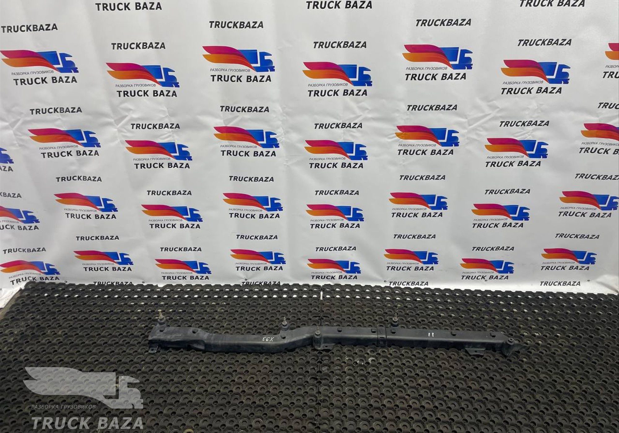 1810641 Кожух проводки шасси правый для Daf XF106 (с 2012)