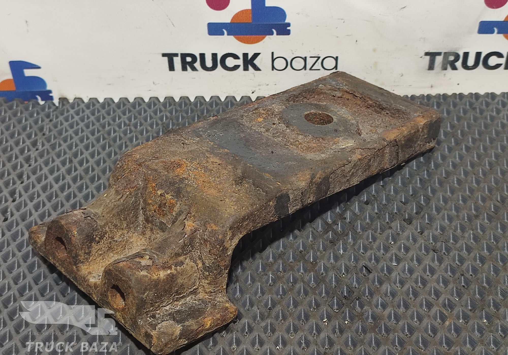 1485740 Кронштейн переднего стабилизатора