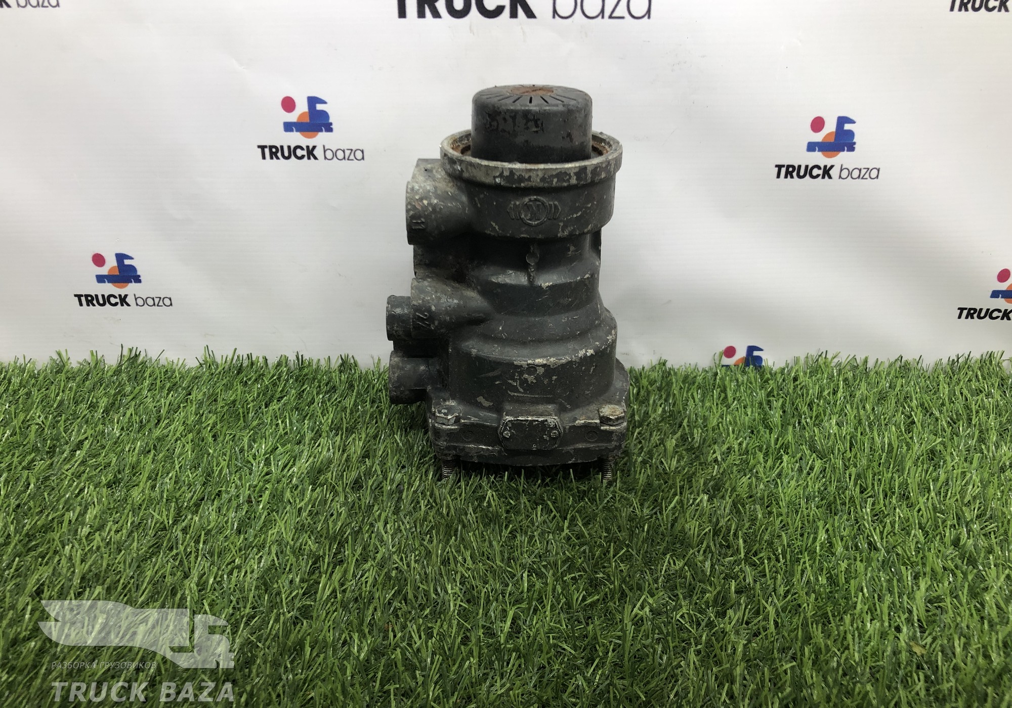 0004318213 Кран тормозной главный