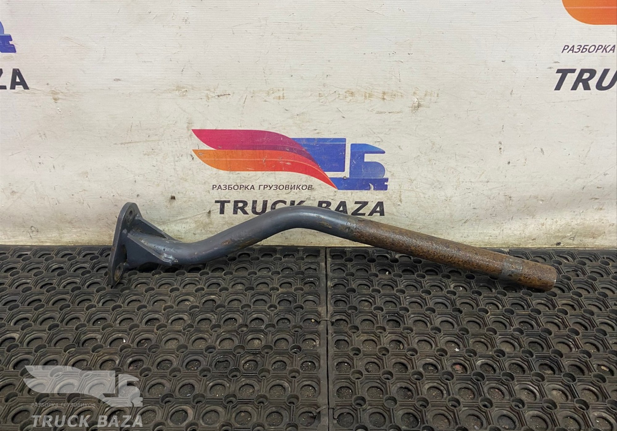 41213727 Кронштейн крыла заднего правый для Iveco