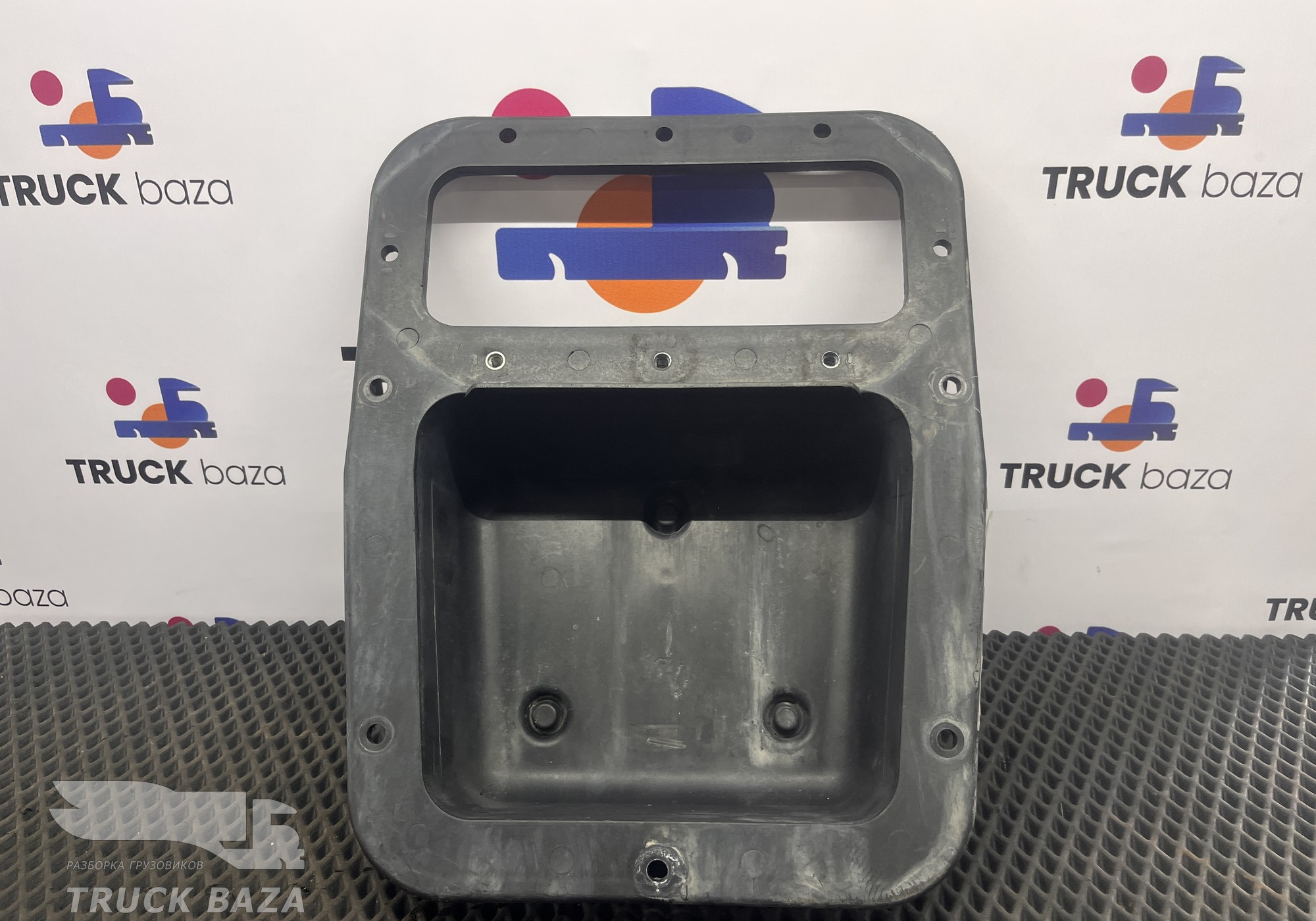 500369348 Накладка на электроразъёмы для Iveco