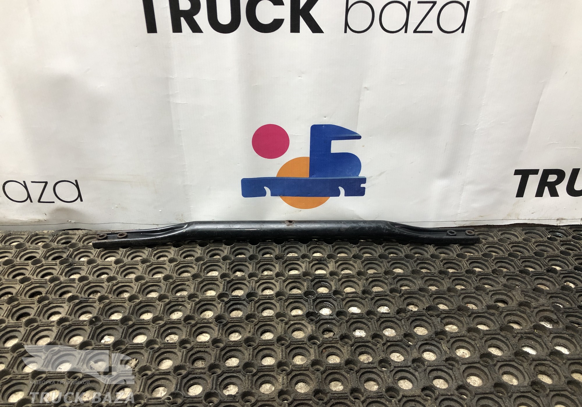 81429025402 Тяга трапа за кабиной