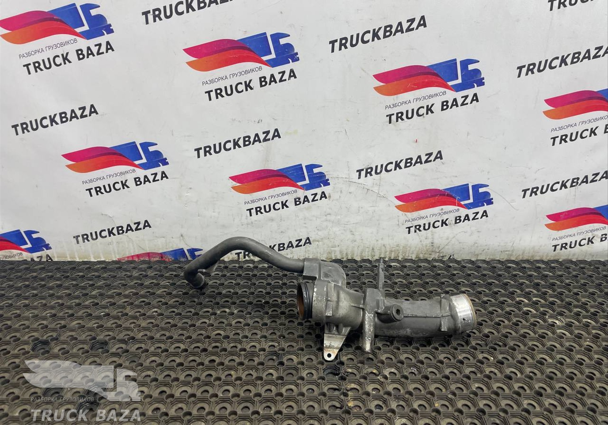 1940131 Патрубок системы охлаждения для Daf XF106 (с 2012)