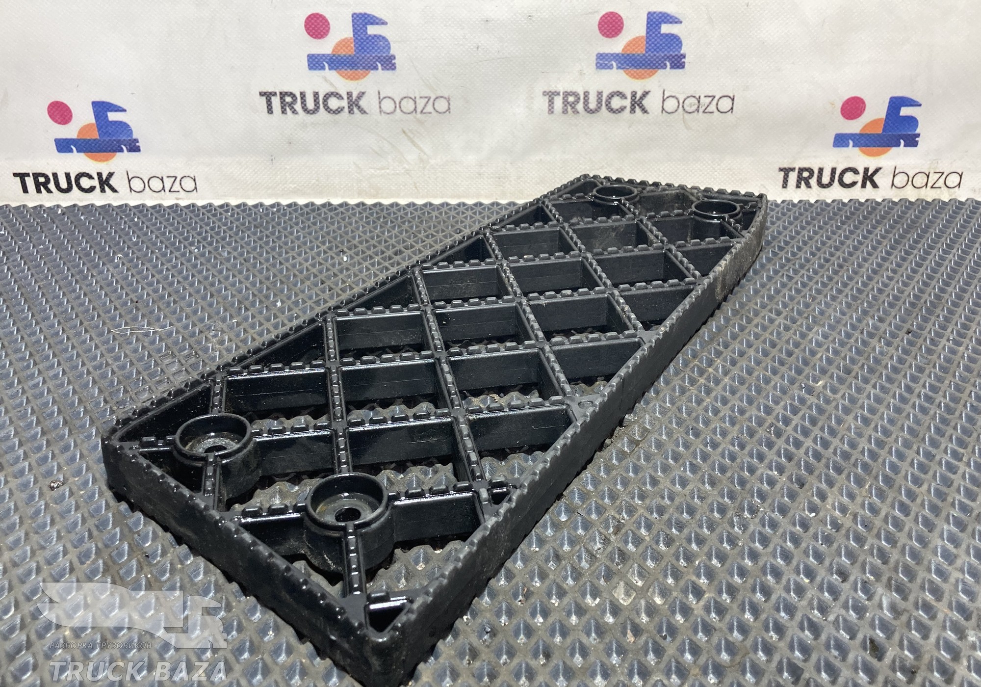 549018405037 Площадка подножки для КАМАЗ 54901