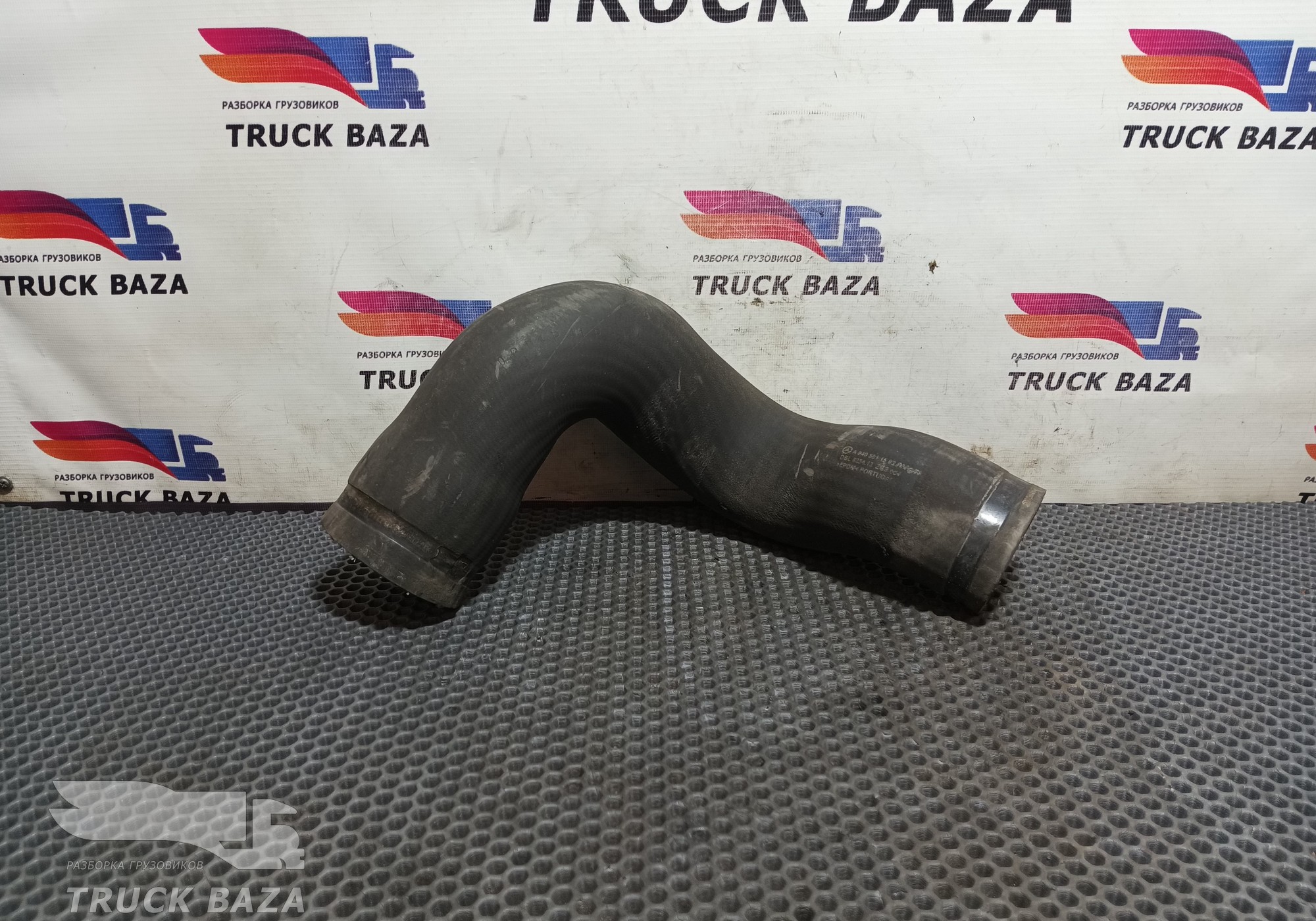A9405011582 Патрубок радиатора для Mercedes-Benz Axor III (с 2010)