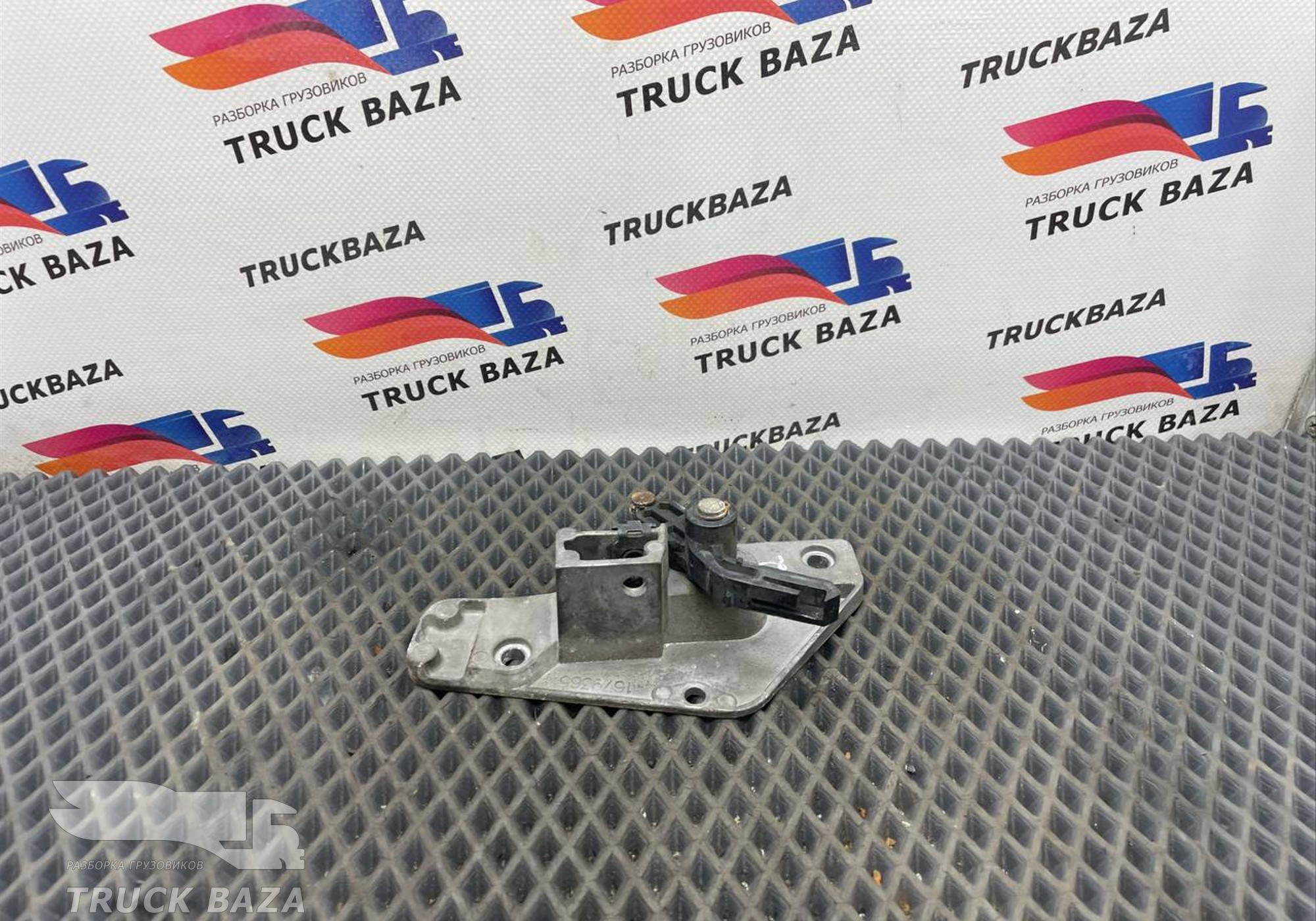 1679365 Ручка двери внутренняя левая для Daf XF105 (с 2005)