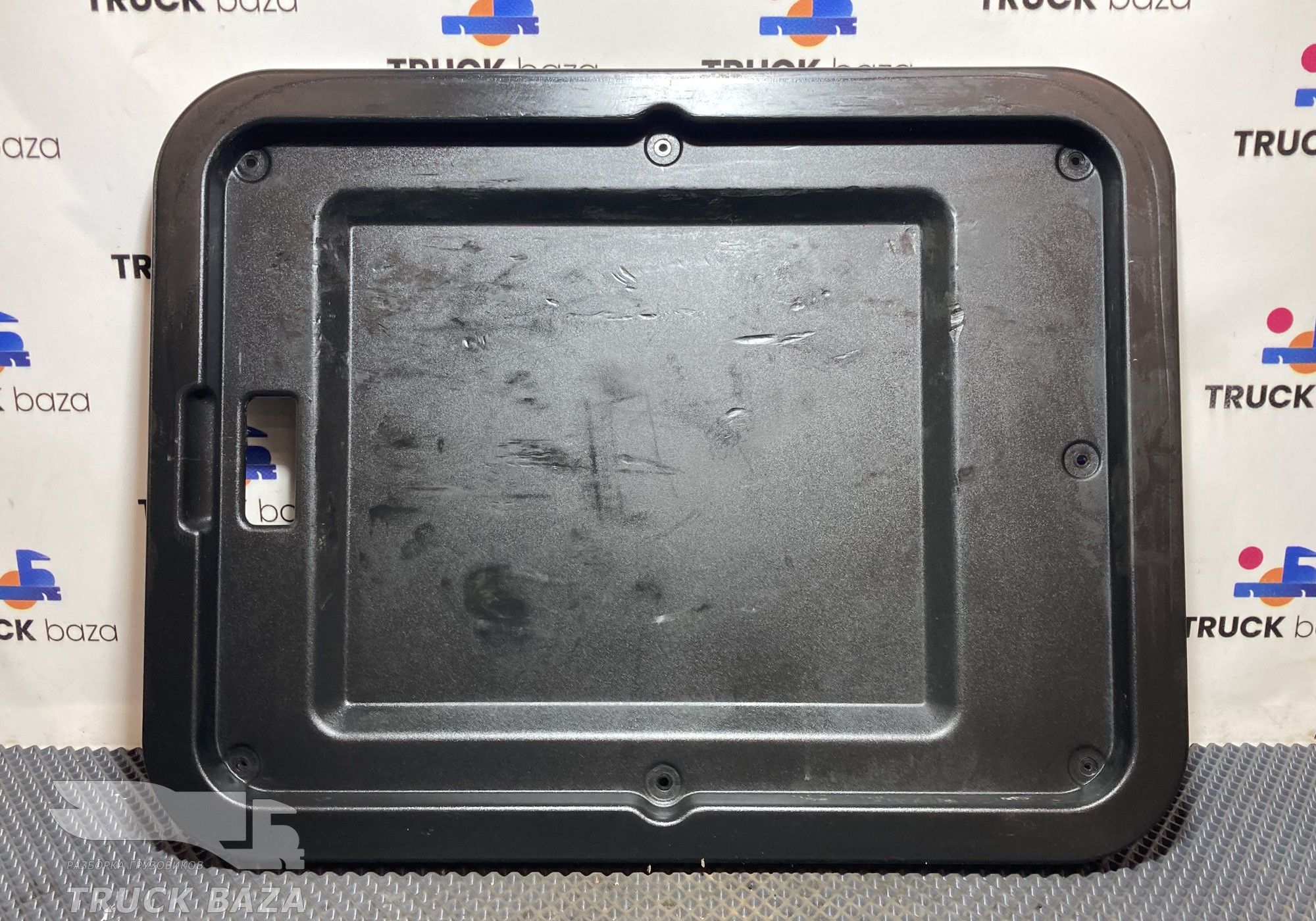 9607541654 Накладка вещевого отсека