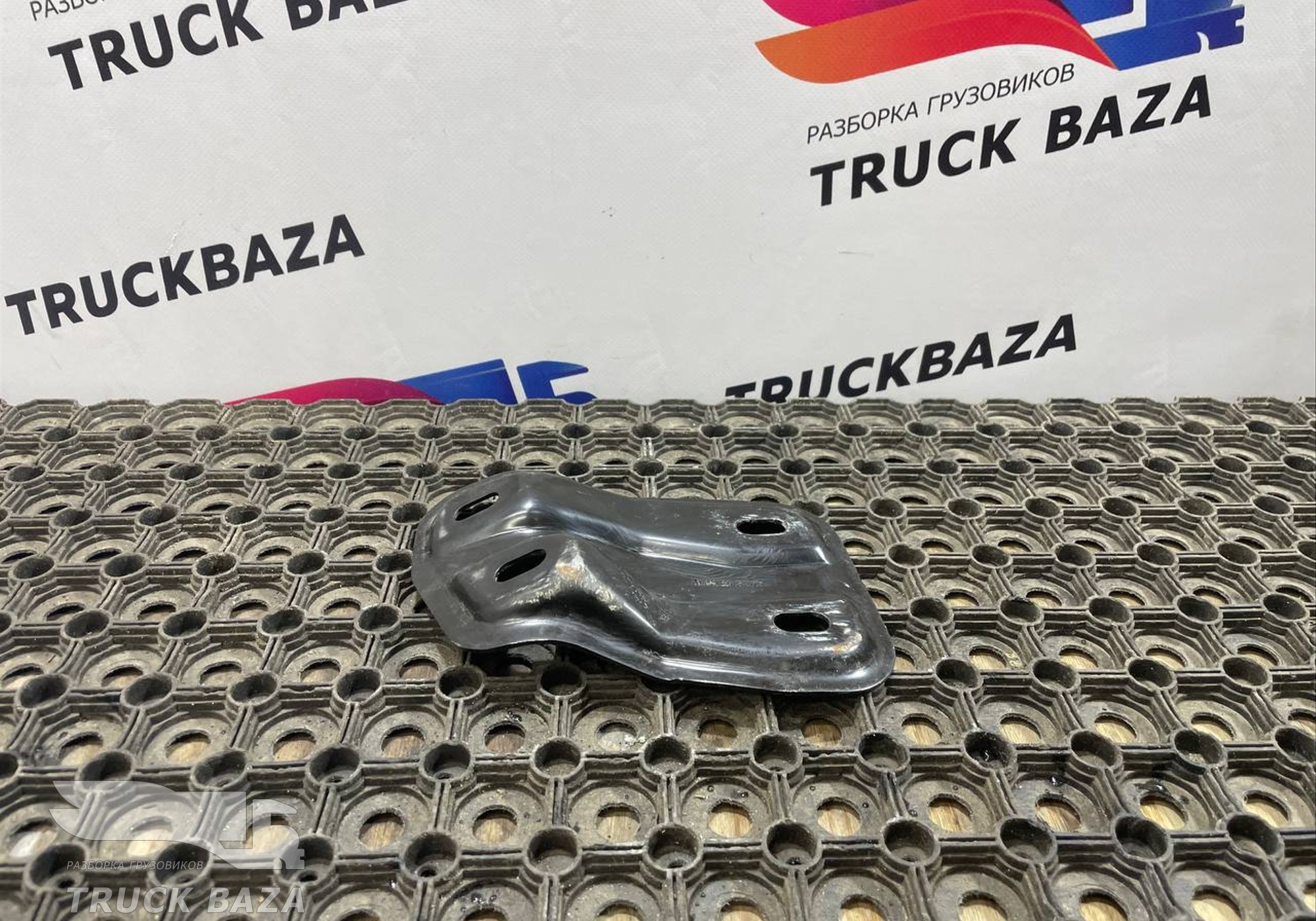 9606890642 Кронштейн торпедо левый для Mercedes-Benz Actros New Actros MP4 (с 2011)