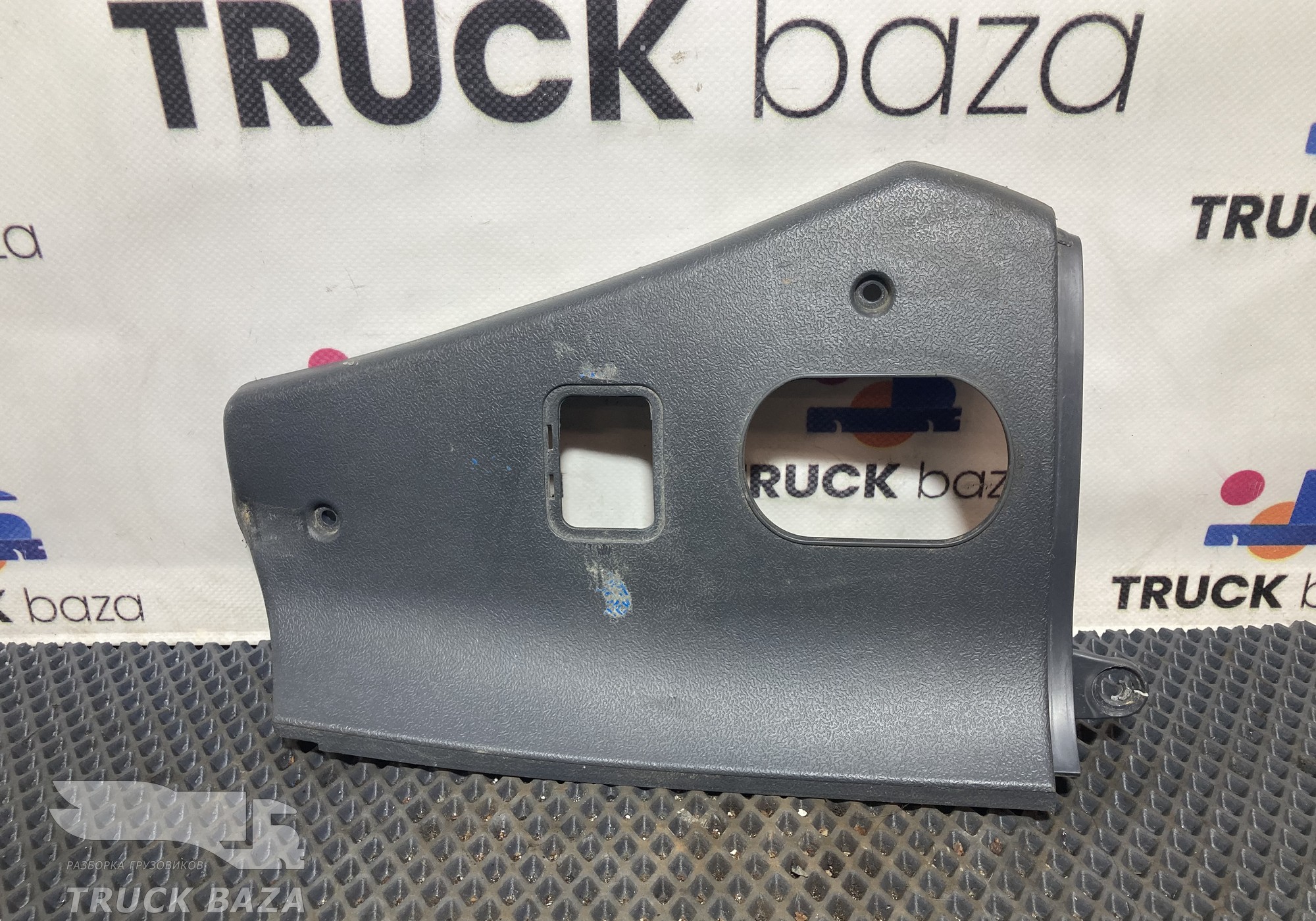 2202042 Накладка торпедо левая для Scania 5-series P (с 2004 по 2016)