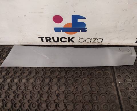 82427510 Накладка стойки левой для Renault T (с 2013)